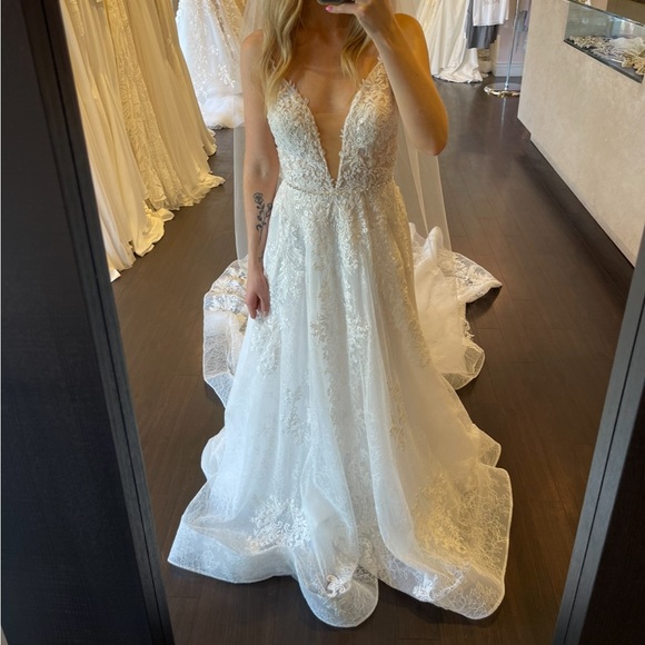 BRAND NEW Calla Blanche wedding gown. - Picture 2 of 10